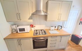 Bassett Flat With 2 Bedrooms And Superfast Wi-Fi